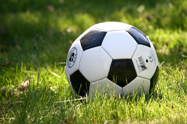 míč na fotbal